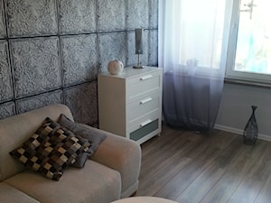 metamorfoza mieszkania w bloku z płyty 62,4 m2 - Średni beżowy salon - zdjęcie od Joanna Tołwińska