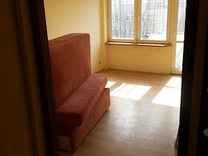 metamorfoza mieszkania w bloku z płyty 62,4 m2 - Salon - zdjęcie od Joanna Tołwińska