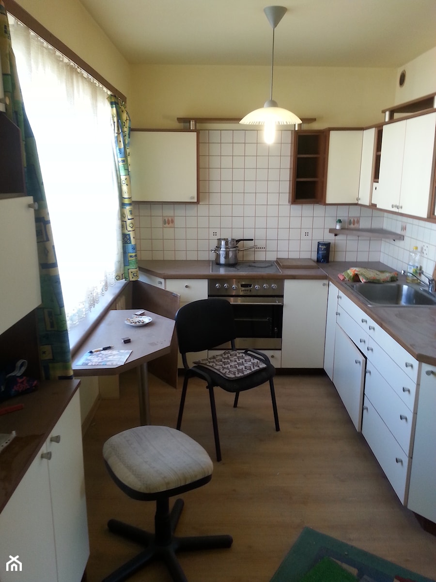 metamorfoza mieszkania w bloku z płyty 62,4 m2 - Kuchnia - zdjęcie od Joanna Tołwińska