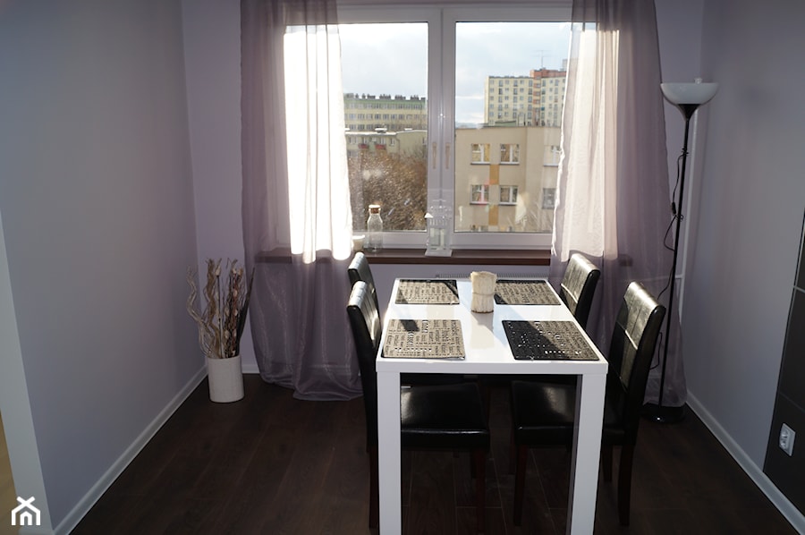 Mieszkanie Sukienna - Mała szara jadalnia jako osobne pomieszczenie - zdjęcie od Joanna Tołwińska