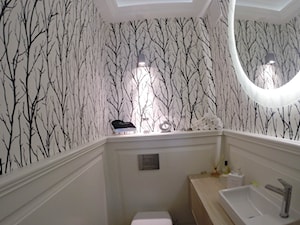 panelowanie ścienne w łazience - zdjęcie od Artystyczna Manufaktura - klasyczne meble na wymiar