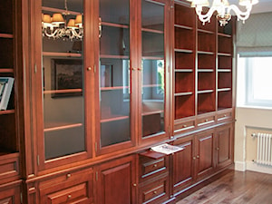 biblioteka z olchy do gabinetu lub sypialni - zdjęcie od Artystyczna Manufaktura - klasyczne meble na wymiar
