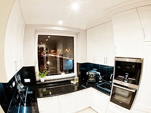 Apartament osiedle pod Wierzbami - Kuchnia, styl glamour - zdjęcie od Lux