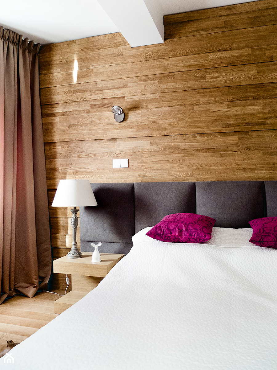 sypialnia nawiązująca do stylu zakopiańskiego - zdjęcie od Jacek Tryc-wnętrza