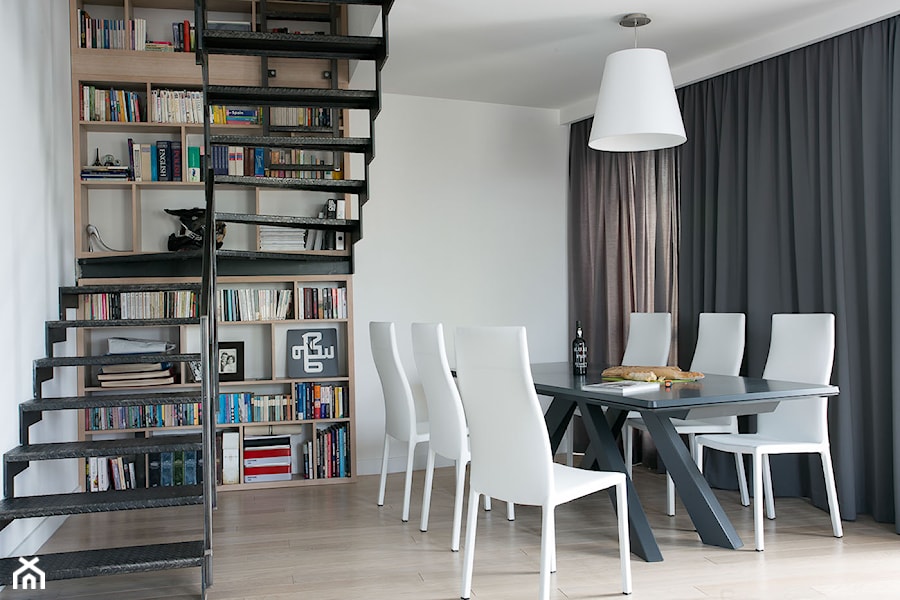 Apartament na Gocławiu - Średnia szara jadalnia jako osobne pomieszczenie, styl nowoczesny - zdjęcie od Jacek Tryc-wnętrza