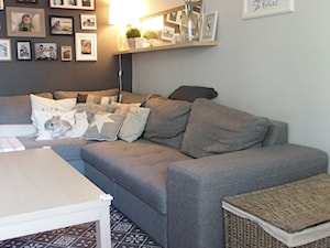 Mieszkanie hand made :) - Mały biały czarny salon, styl tradycyjny - zdjęcie od karolina0606