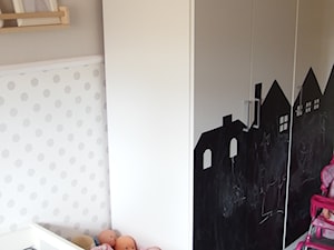 Mieszkanie hand made :) - Średni beżowy biały szary pokój dziecka dla dziecka dla dziewczynki, styl tradycyjny - zdjęcie od karolina0606