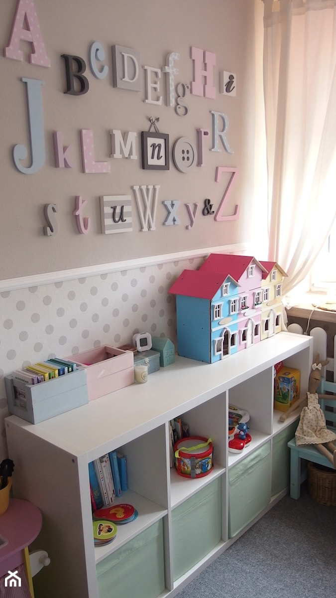 Mieszkanie hand made :) - Średni beżowy biały szary pokój dziecka dla dziecka dla dziewczynki, styl tradycyjny - zdjęcie od karolina0606