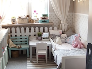 Mieszkanie hand made :) - Mały beżowy pokój dziecka dla dziecka dla dziewczynki, styl tradycyjny - zdjęcie od karolina0606