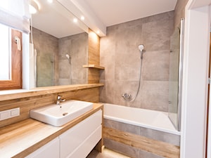 łazienka z ciemna cegłą - Średnia łazienka z oknem, styl nowoczesny - zdjęcie od All Design Agnieszka Lorenc