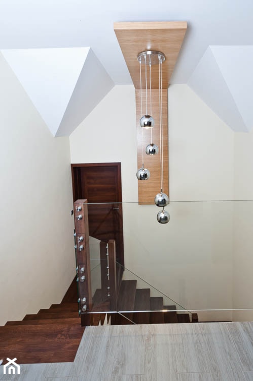 Dom 2 Kraków realizacja - Schody dwubiegowe drewniane betonowe, styl minimalistyczny - zdjęcie od All Design Agnieszka Lorenc - Homebook