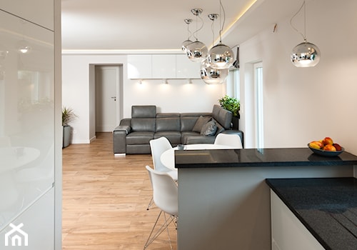 Realizacja mieszkanie Kraów - Średni biały salon z kuchnią z jadalnią, styl nowoczesny - zdjęcie od All Design Agnieszka Lorenc