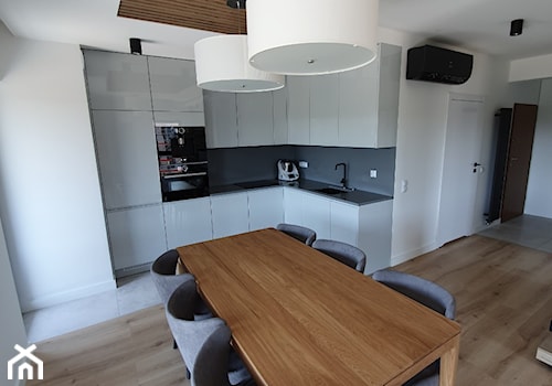 Realizacja mieszkanie w Bydgoszczy - Średnia biała jadalnia w kuchni, styl nowoczesny - zdjęcie od All Design Agnieszka Lorenc