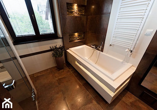 łazienka z kamieniem 2 - Mała łazienka z oknem, styl tradycyjny - zdjęcie od All Design Agnieszka Lorenc