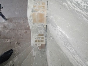 Takie schody zastaliśmy - zdjęcie od Twojasciana.com.pl - zaopiekujemy się twoją ściana!