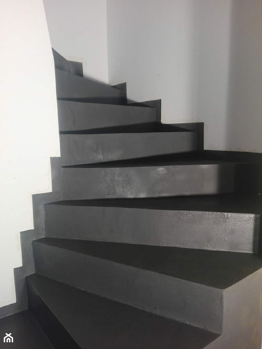 Betonowe schody zabiegowe - mikrocement - Schody, styl industrialny - zdjęcie od Twojasciana.com.pl - zaopiekujemy się twoją ściana!