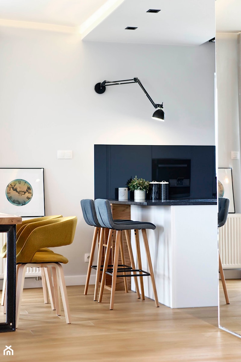 Nowoczesne mieszkanie w Gdyni - Kuchnia, styl nowoczesny - zdjęcie od Flow Interiors Franiak&Caturowa