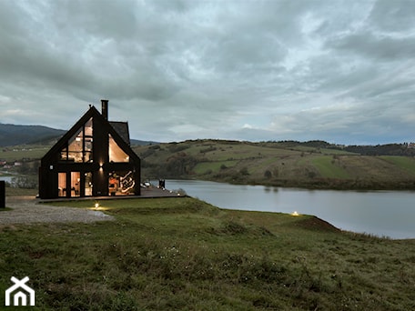 Aranżacje wnętrz - Domy: Mountain Cottage - budynek - Nowoczesne domy, styl nowoczesny - exterio. Przeglądaj, dodawaj i zapisuj najlepsze zdjęcia, pomysły i inspiracje designerskie. W bazie mamy już prawie milion fotografii!