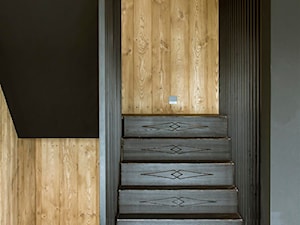 Mountain Cottage - budynek - Średni czarny hol / przedpokój, styl nowoczesny - zdjęcie od exterio