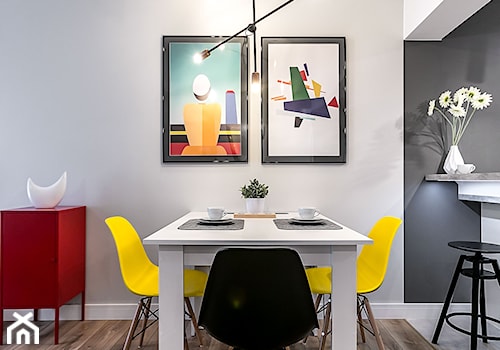 Apartament Szewska w Lublinie - Średnia biała szara jadalnia jako osobne pomieszczenie, styl minimalistyczny - zdjęcie od interior art studio