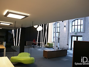 Biuro i showroom w jednym - Wnętrza publiczne - zdjęcie od Sylwia Śliwińska