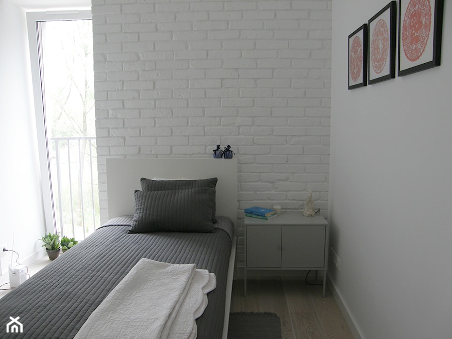 Poloneza 36m2 - Mała biała sypialnia, styl nowoczesny - zdjęcie od ESTU architektura wnętrz