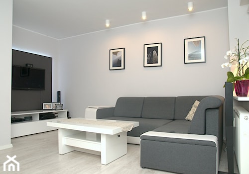 Dwa pokoje z kawalerki - Średni biały szary salon, styl nowoczesny - zdjęcie od jasioo_