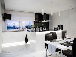 Biało- czarna kuchnia Dom w Kielcach - Kuchnia, styl nowoczesny - zdjęcie od PROFES STUDIO Sylwia Fabjan-Jaros -Architekt wnętrz