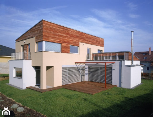 jljk - Duże jednopiętrowe nowoczesne domy jednorodzinne murowane z jednospadowym dachem - zdjęcie od Michal Tvrzník