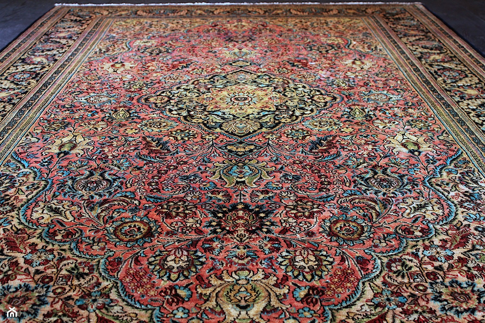 Perski dywan jedwabny, antyczny - zdjęcie od Sarmatia Trading - Awangardowe Wyposażenie Wnętrz - Homebook