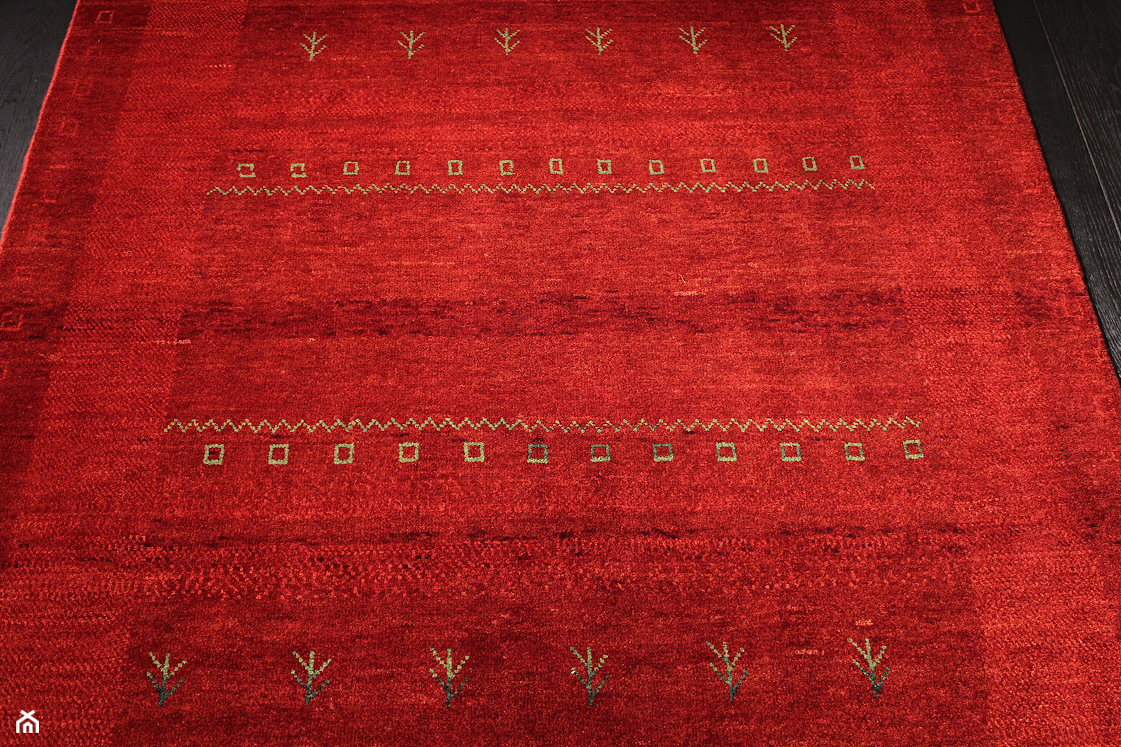 Dywany Irańskie Gabbeh; Immanlou Super w kolorze głębokiej czerwieni - zdjęcie od Sarmatia Trading - Awangardowe Wyposażenie Wnętrz - Homebook