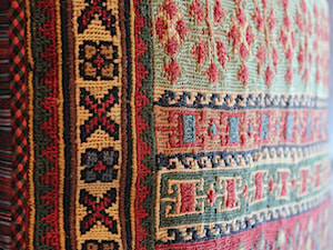 Dywany Perskie Sirdżan Jako ozdobne poduchy - zdjęcie od Sarmatia Trading - Awangardowe Wyposażenie Wnętrz
