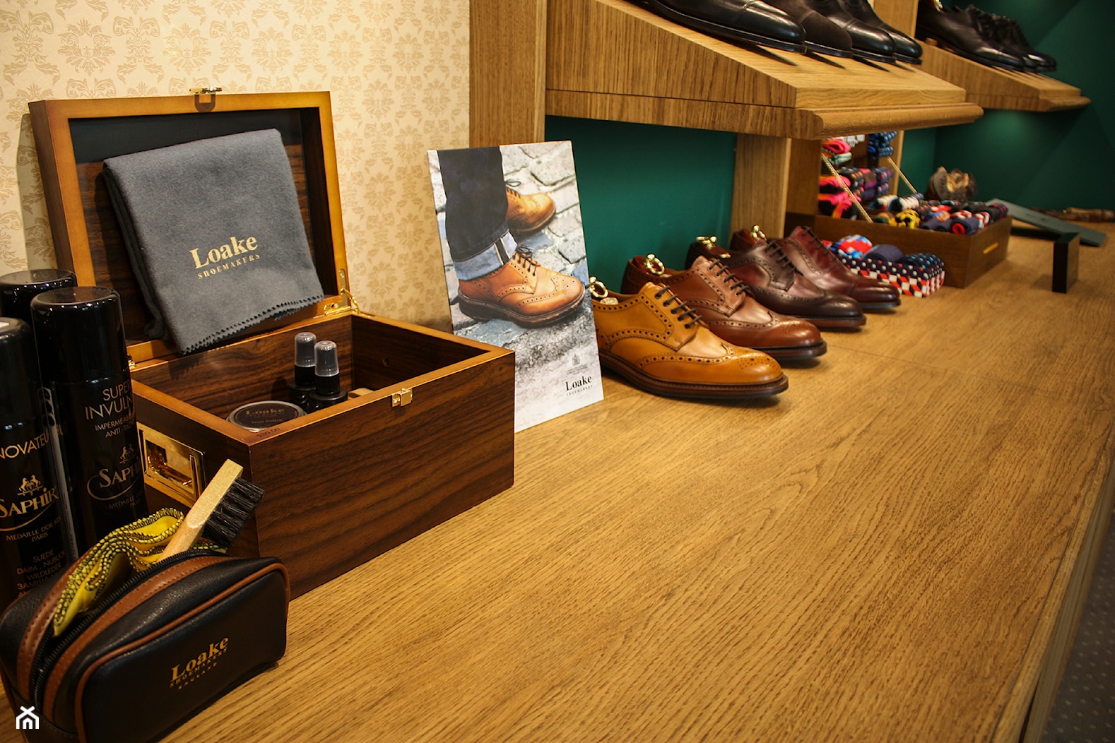 Loake Shoemakers Warszawa - zdjęcie od 370studio - Homebook