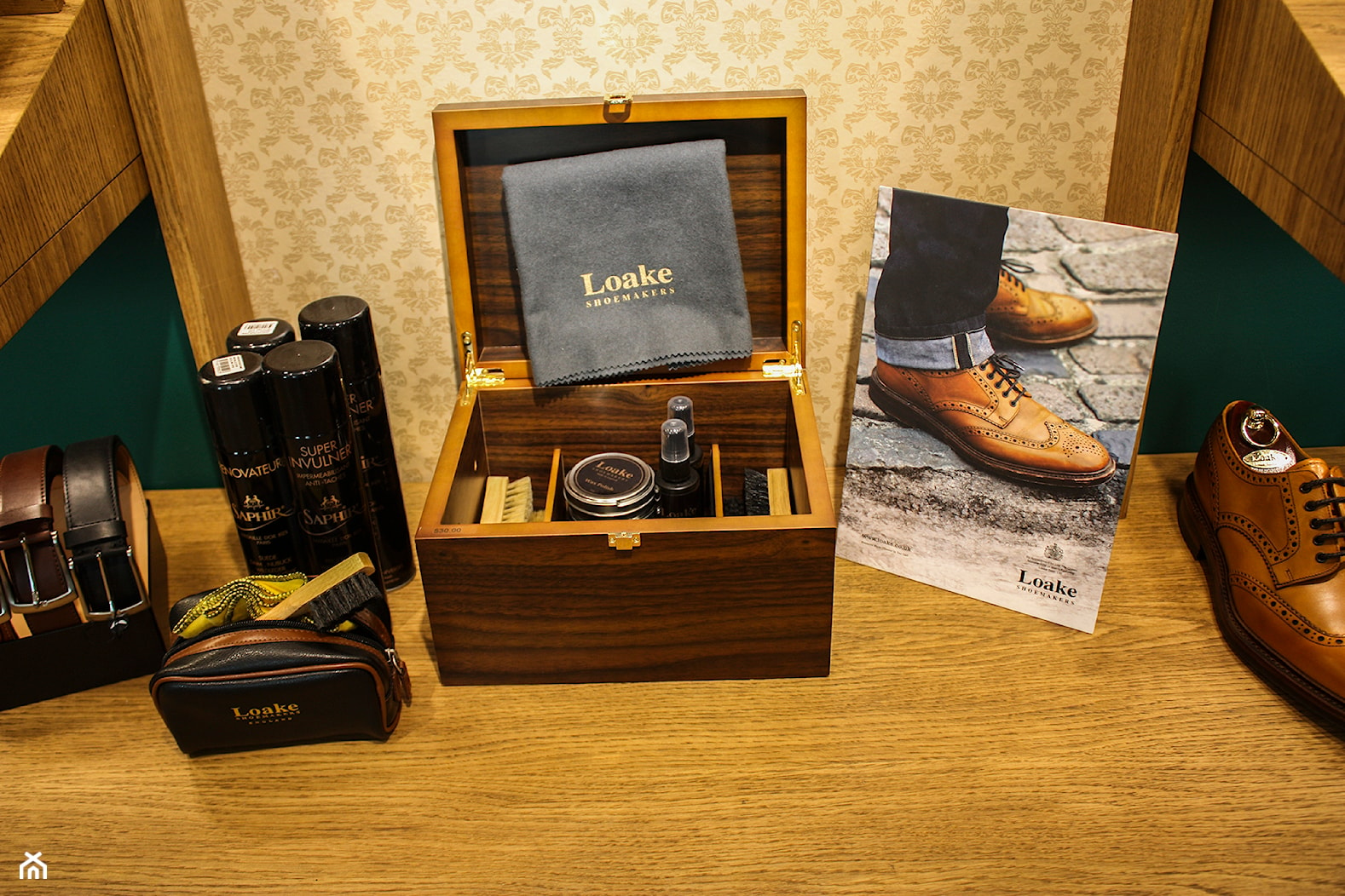 Loake Shoemakers Warszawa - zdjęcie od 370studio - Homebook