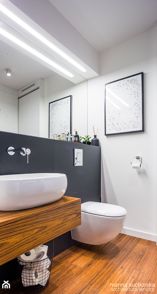 realizacja mieszkania w Luboniu - Mała z punktowym oświetleniem łazienka, styl minimalistyczny - zdjęcie od marina suchorska architektura wnętrz