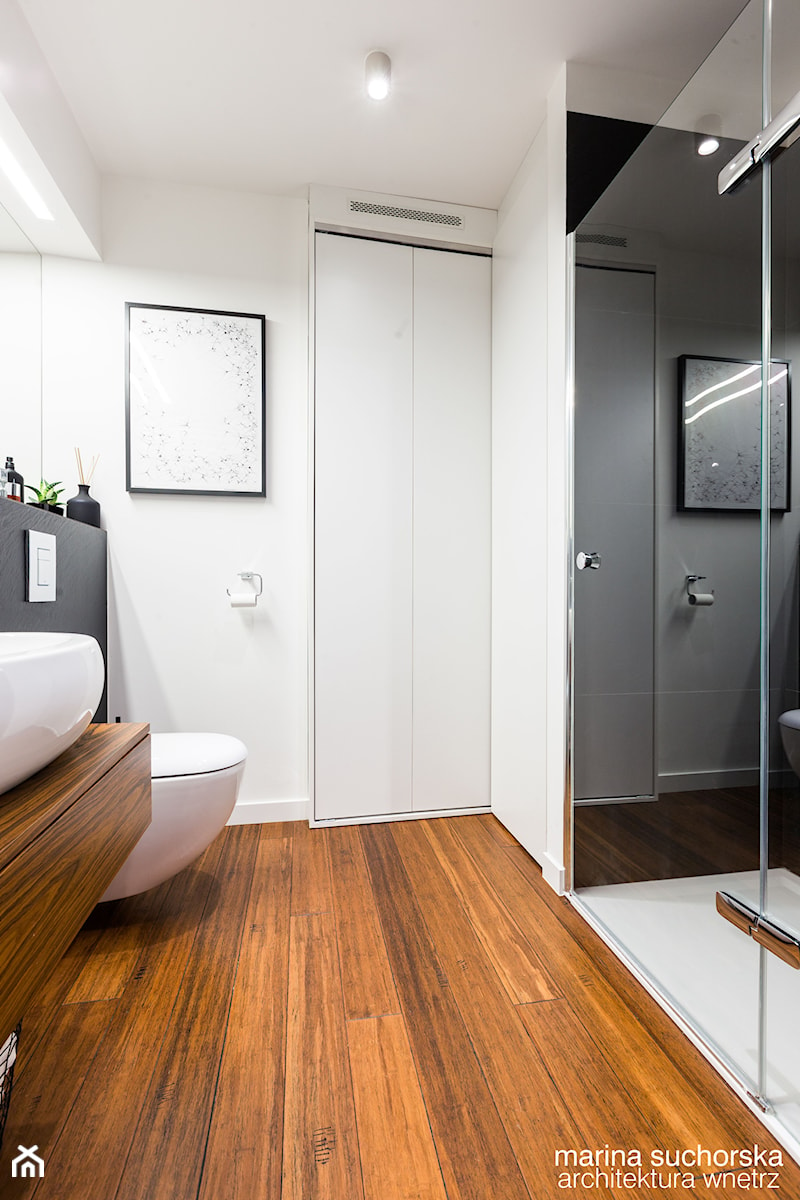 realizacja mieszkania w Luboniu - Średnia bez okna z punktowym oświetleniem łazienka, styl minimalistyczny - zdjęcie od marina suchorska architektura wnętrz