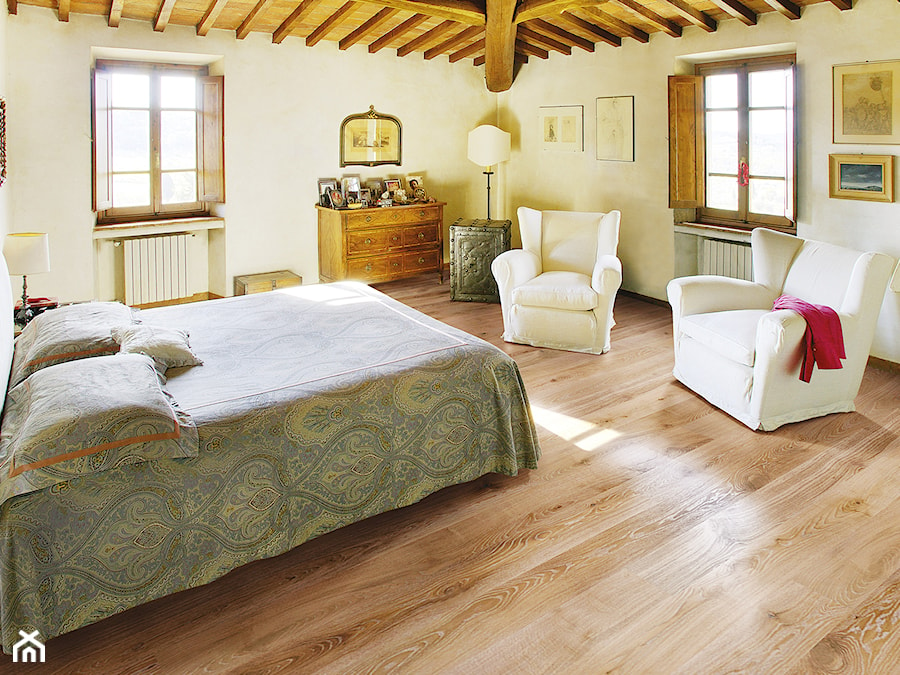 DESKA BARLINECKA - Średnia biała sypialnia, styl rustykalny - zdjęcie od Barlinek