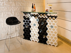 Nowoczesny i oryginalny modułowy stojak na butelki - zdjęcie od Decorto.pl
