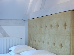 Sypialnia Dama z Pieskiem - zdjęcie od Studio Projektowe RoRO interior + design