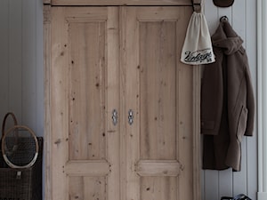 Dwupoziomowy apartament na Kabatach - Hol / przedpokój, styl skandynawski - zdjęcie od WWW.STUDIO-INACZEJ.PL