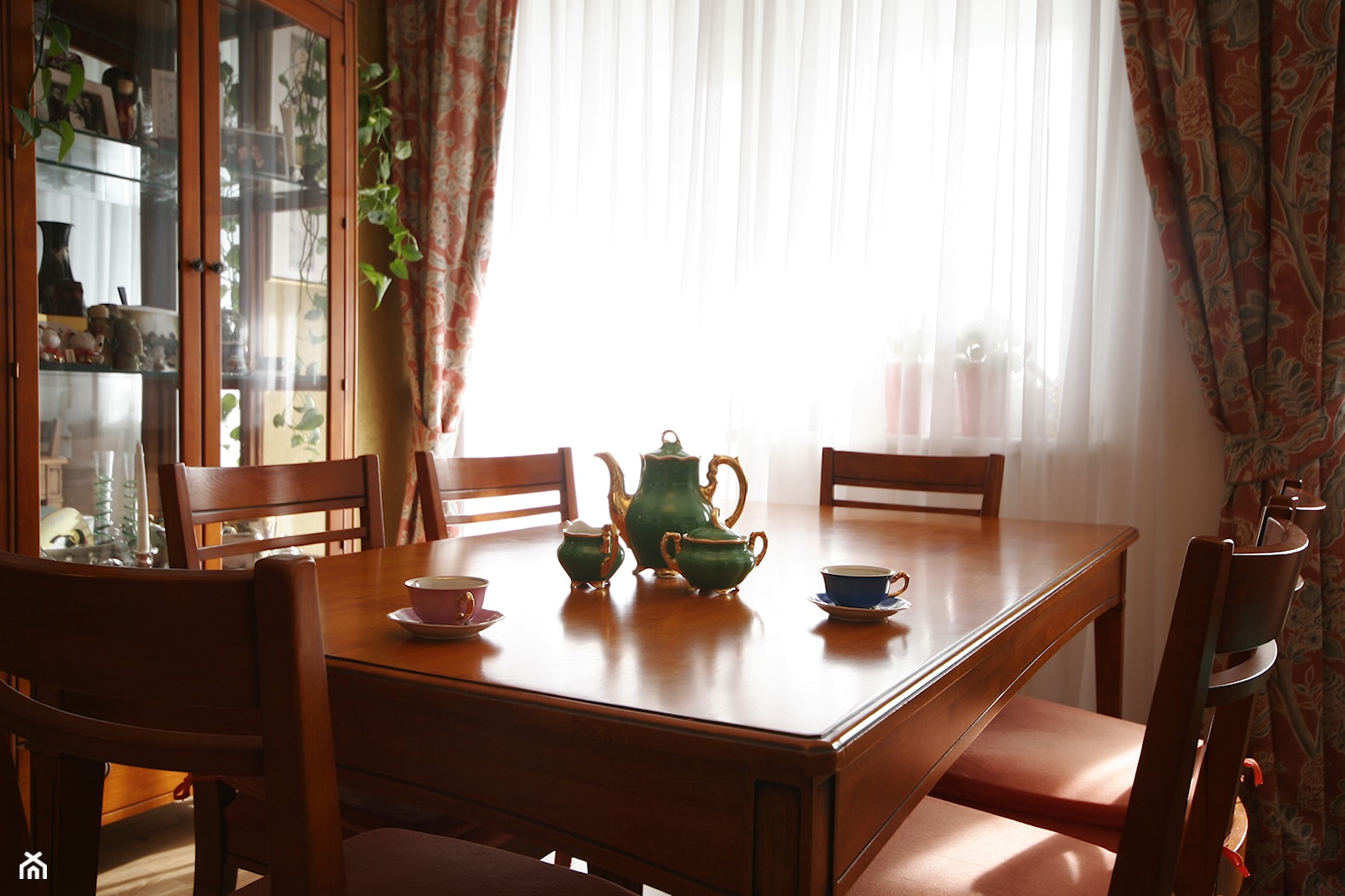 Apartament w złocie w Gdyni - Jadalnia, styl tradycyjny - zdjęcie od WLEKLIŃSKA WNĘTRZA - Homebook