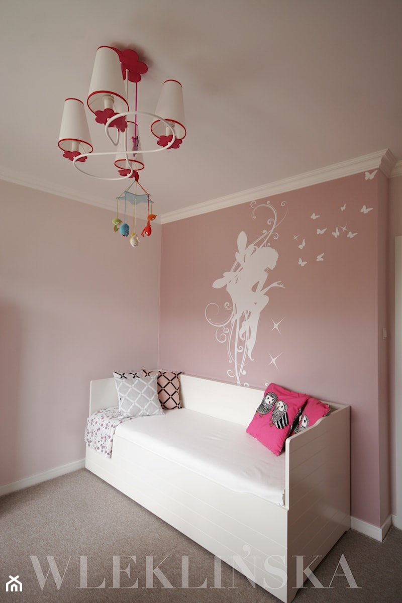 Mieszkanie w Gdańsku na Wzgórzu Focha - Średni różowy pokój dziecka dla nastolatka dla dziewczynki, styl tradycyjny - zdjęcie od WLEKLIŃSKA WNĘTRZA