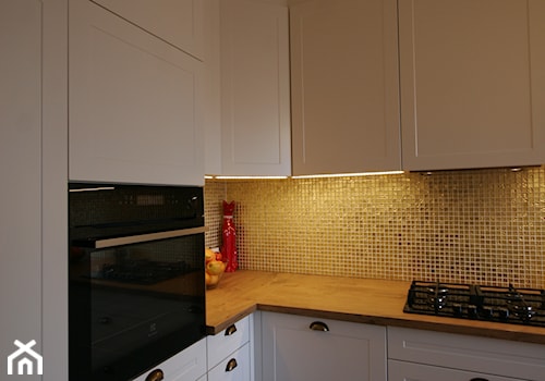 Apartament w złocie w Gdyni - Kuchnia, styl rustykalny - zdjęcie od WLEKLIŃSKA WNĘTRZA