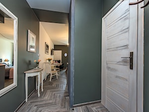 Projekt małego mieszkania 27m2 - Hol / przedpokój, styl prowansalski - zdjęcie od AnEd Design - stylizacja wnętrz/home staging/fotografia wnętrz