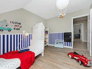 Stylizacja i fotografia wnętrz - Średni biały szary niebieski pokój dziecka dla dziecka dla chłopca dla dziewczynki, styl skandynawski - zdjęcie od AnEd Design - stylizacja wnętrz/home staging/fotografia wnętrz