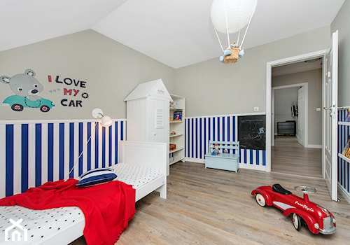 Stylizacja i fotografia wnętrz - Średni biały szary niebieski pokój dziecka dla dziecka dla chłopca dla dziewczynki, styl skandynawski - zdjęcie od AnEd Design - stylizacja wnętrz/home staging/fotografia wnętrz