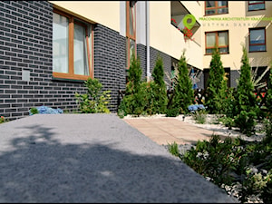 Średni ogród za domem, styl nowoczesny - zdjęcie od PracowniaDabrowska