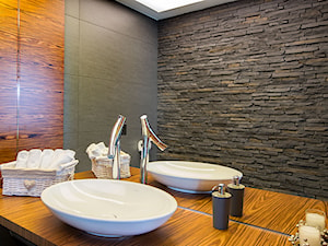 Kamień dekoracyjny SIERRA - Z lustrem łazienka, styl nowoczesny - zdjęcie od STEGU