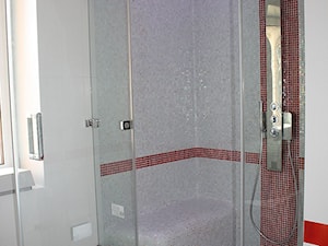 Kabina prysznicowa ze światłoterapią - zdjęcie od Pracownia projektowania wnętrz Beata Lukas