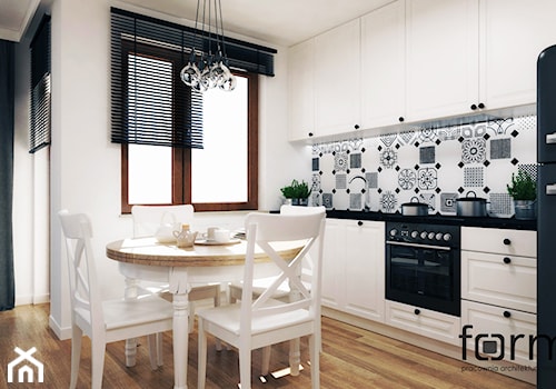 MIESZKANIE NA ZABŁOCIU - Mała otwarta z salonem biała z zabudowaną lodówką z lodówką wolnostojącą kuchnia jednorzędowa z oknem, styl skandynawski - zdjęcie od FORMA - Pracownia Architektury Wnętrz